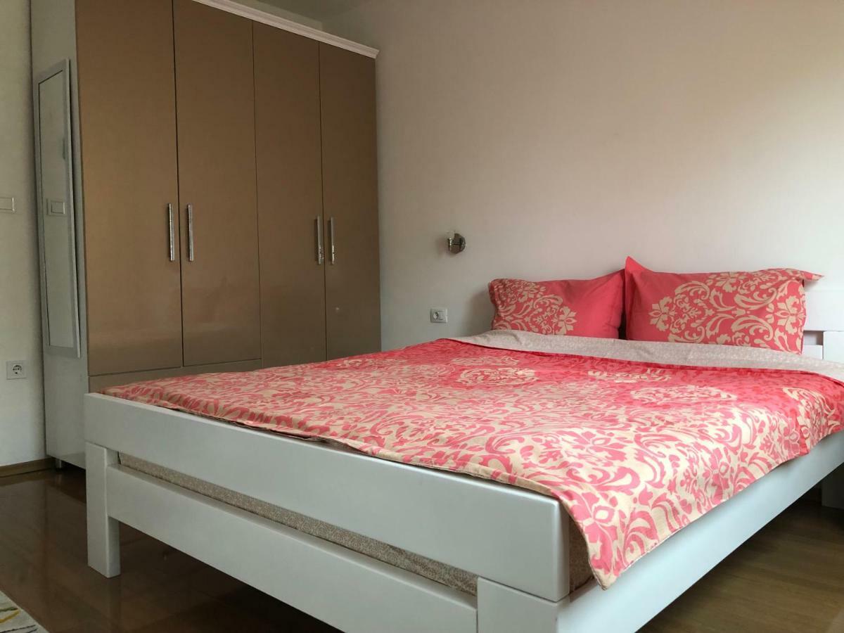 Ole Apartment I - In The City Center Skopje Exterior foto